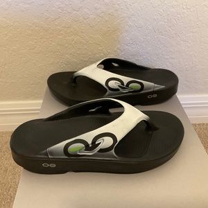 OOFOS women's  OOriginal Sport Sandal, size 8